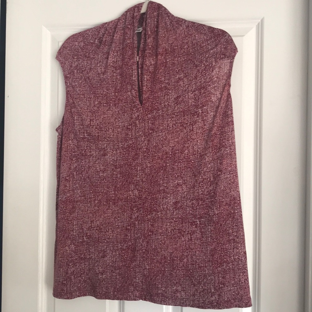 CAbi sleeveless vneck top